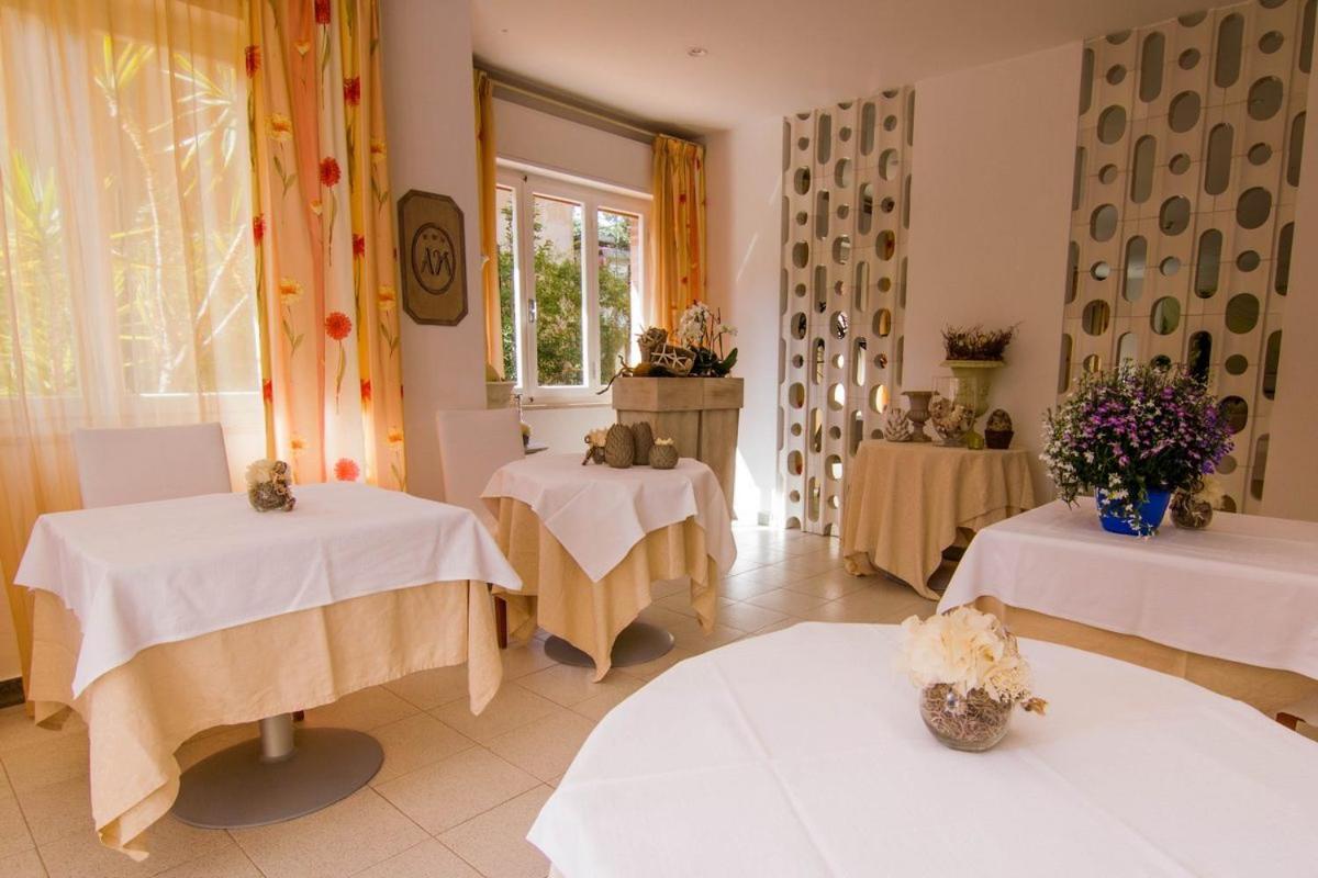 Hotel Mirella Кастильоне-делла-Пеская Экстерьер фото