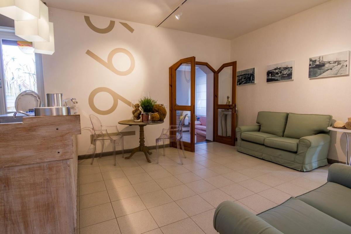 Hotel Mirella Кастильоне-делла-Пеская Экстерьер фото