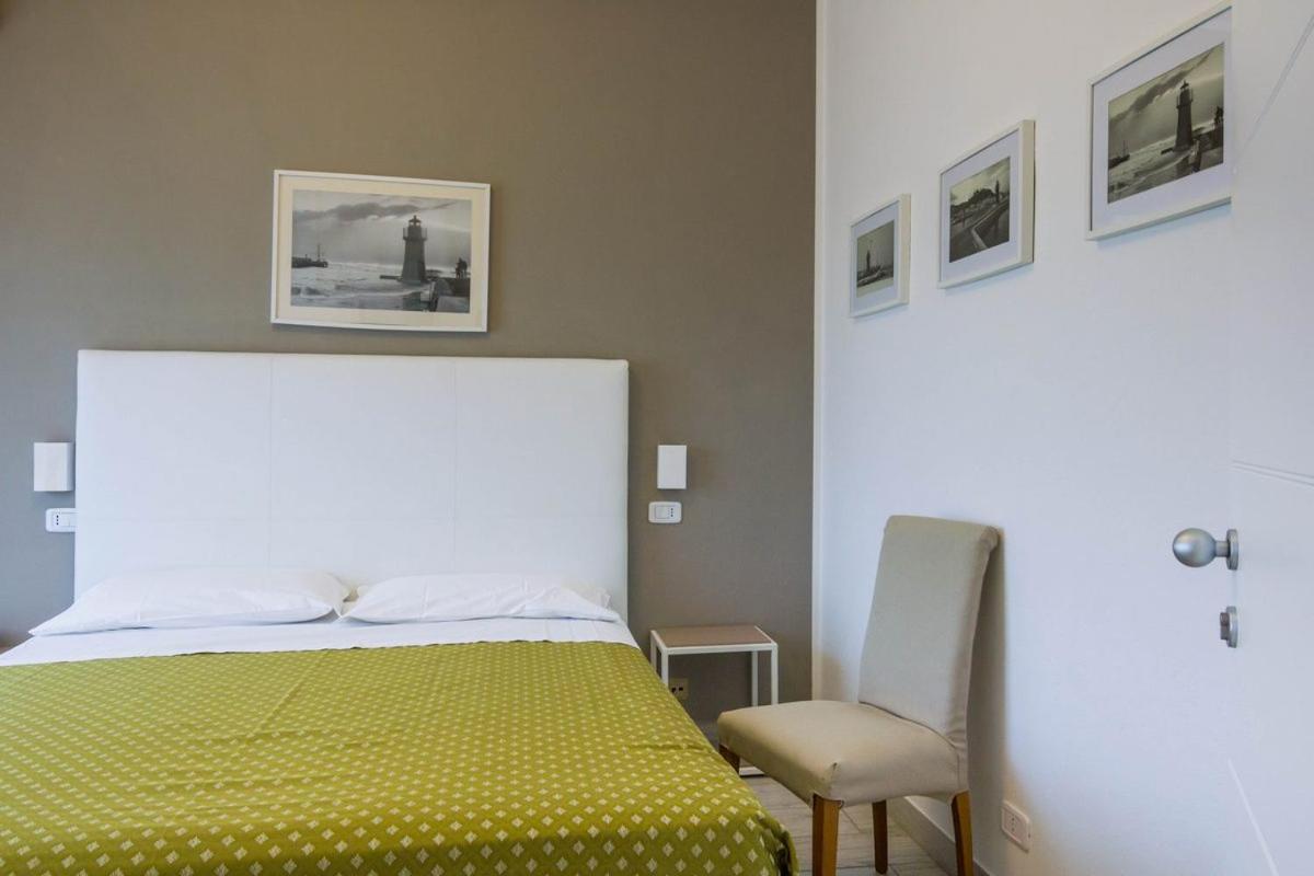 Hotel Mirella Кастильоне-делла-Пеская Экстерьер фото